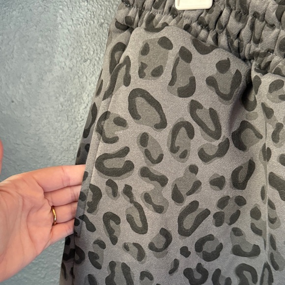 Comfrt Airplane Mode Zip-Up Hoodie and Joggers SET Panther Large - Picture 12 of 16